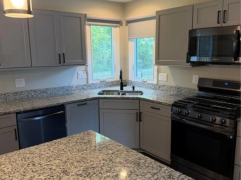 4345 Frontenac Dr — Photo 14