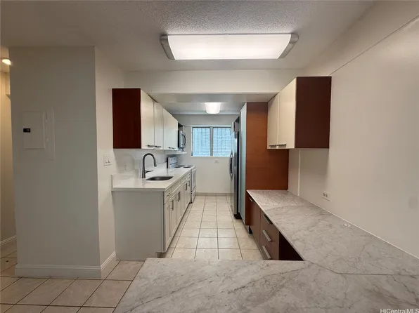 908 University Ave APT A105, Honolulu, HI 96826