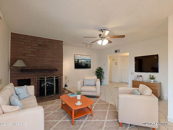 3rd image of 1530 W Camino Calderon