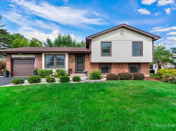 787 Brookfield Ct, Lake Zurich, IL 60047