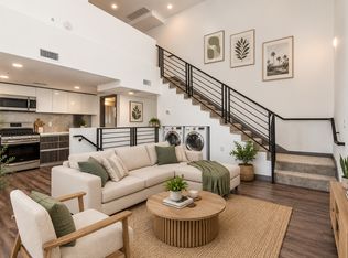 5812 Virginia Ave #13, Los Angeles, CA 90038
