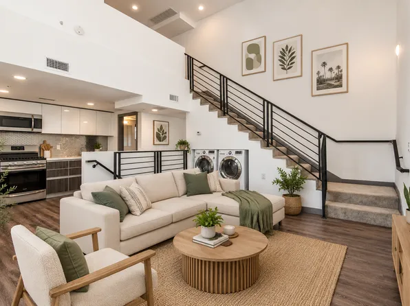5812 Virginia Ave #13, Los Angeles, CA 90038