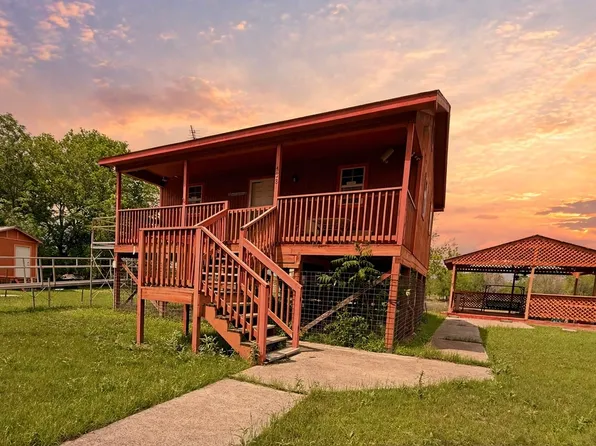 738 LAKESHORE DR S, Bandera, TX 78003