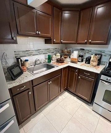 4th image of 649 Ezra St