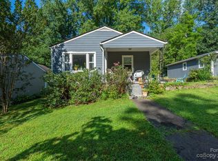 209 Woodland Dr, Swannanoa, NC 28778
