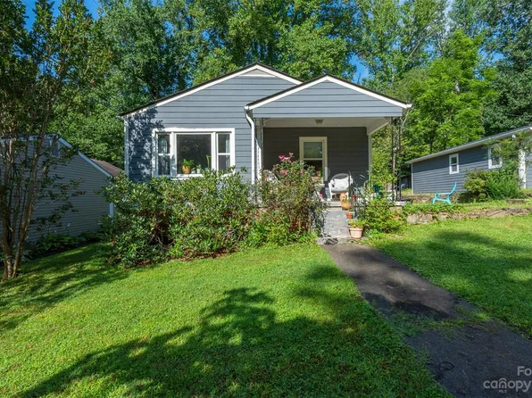 209 Woodland Dr, Swannanoa, NC 28778