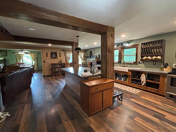 5th image of 20561 Canada Rd