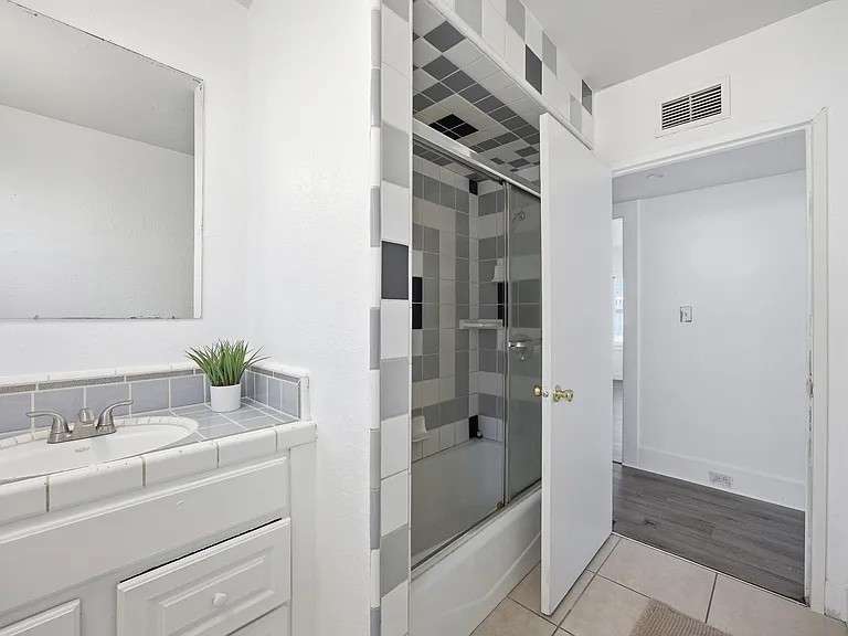 728 Lincoln St #A — Photo 26