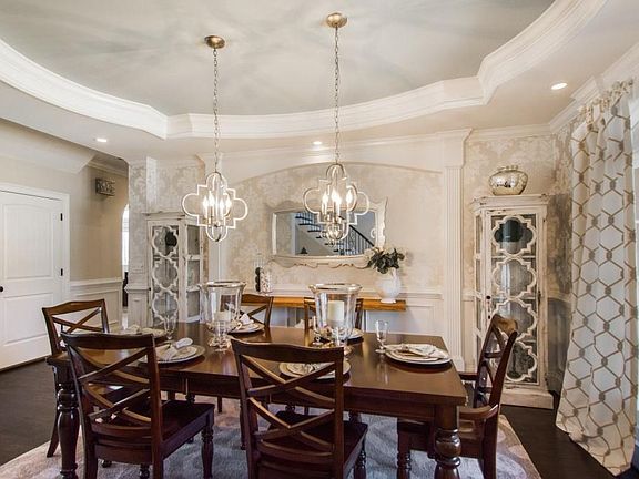 4th image of 215 Summitview Ct