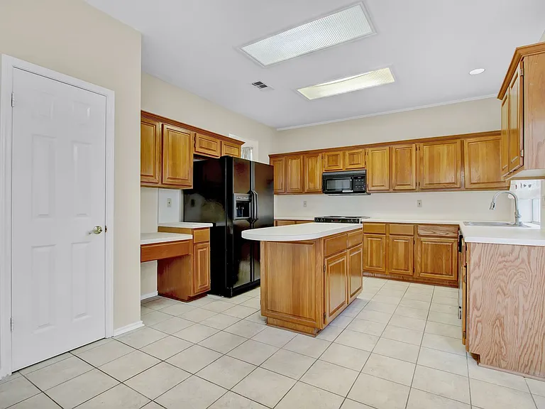 1814 Caversham Pass Ln — Photo 9