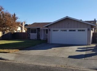220 Hacienda Ln, Woodland, CA 95695