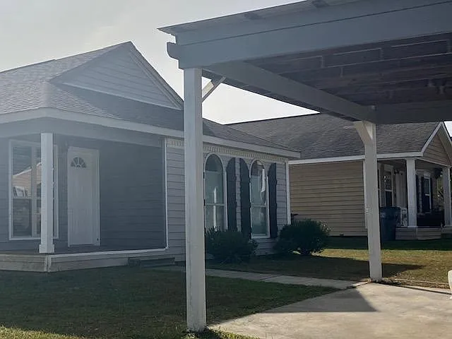 9 Veranda Dr