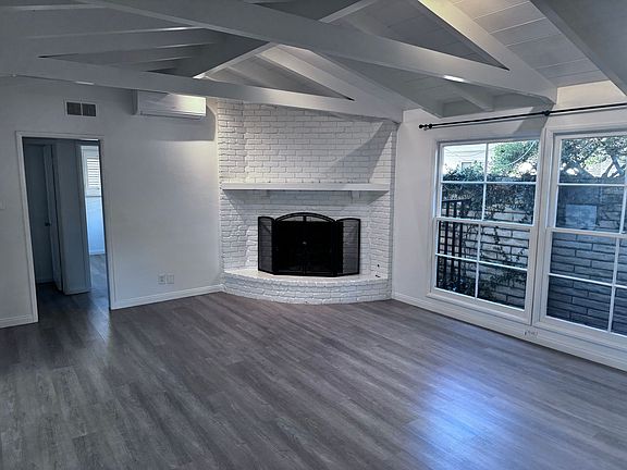 4th image of 105 Via Mentone