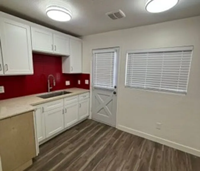 502 E Cody Dr — Photo 7