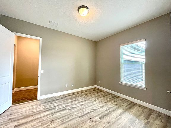 4th image of 1673 Pink Dogwood Way