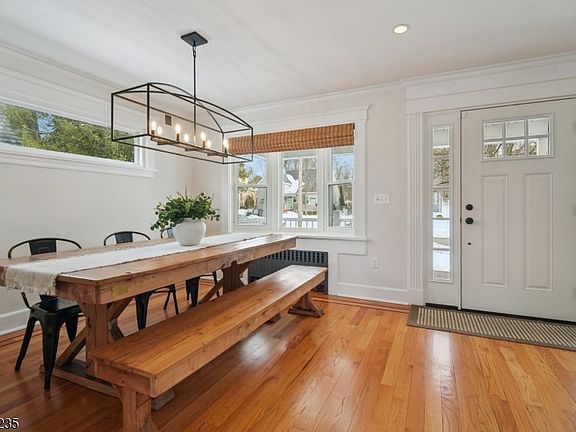 4th image of 10 Otsego Rd