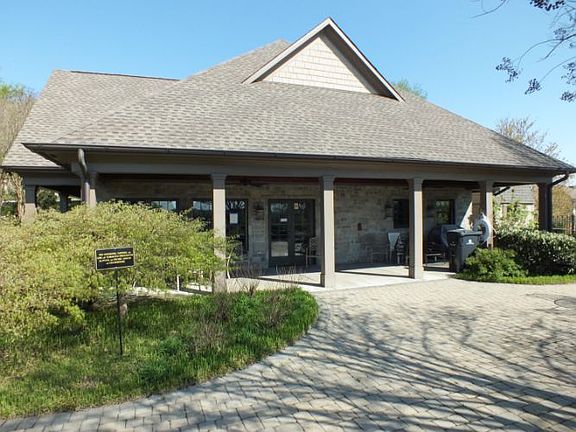 3rd image of 530 Stratfield Way