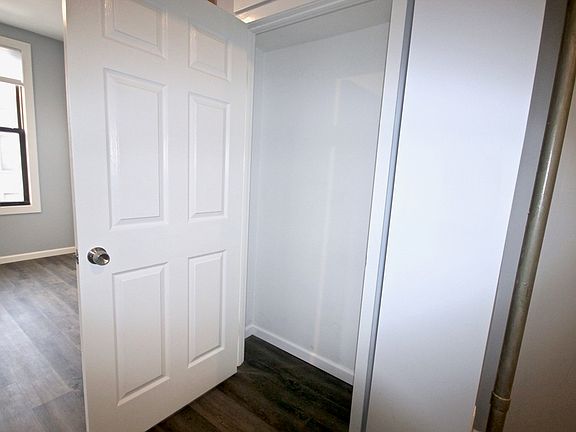 4th image of 290 Troutman St #3RB