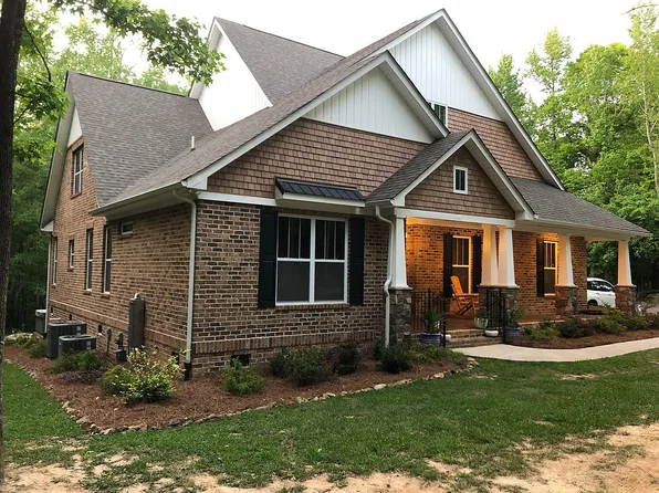 141 Rocky Meadow Dr, Gilbert, SC 29054