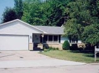725 N Fernmeadow Dr, Appleton, WI 54915