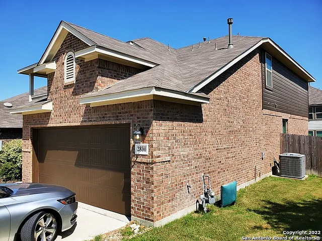 5 bed, 3.5 bath, 2638 sqft, $2,350 — Photo 3