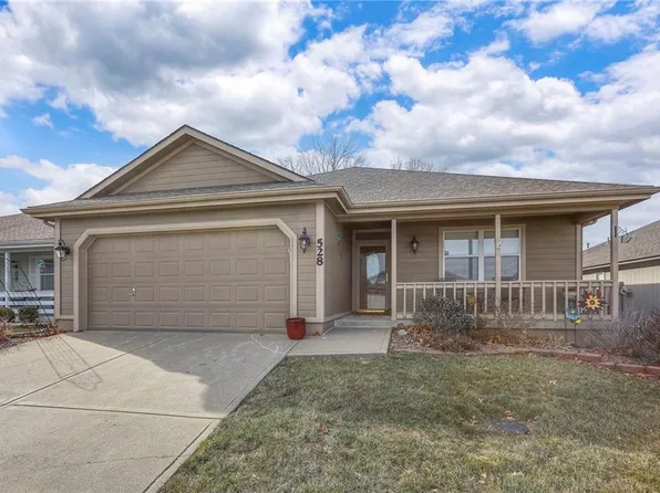 528 S Saturn Dr, Raymore, MO 64083