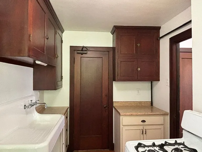 241 Dayton Ave — Photo 10