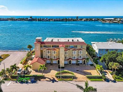 330 8th Ave N APT 5, Tierra Verde, FL, 33715