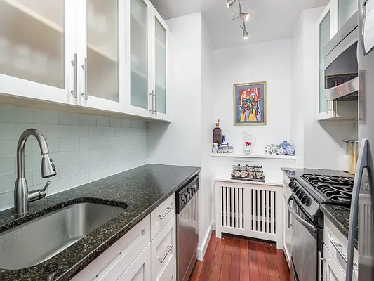 Sold by Sotheby's International Realty | media 15