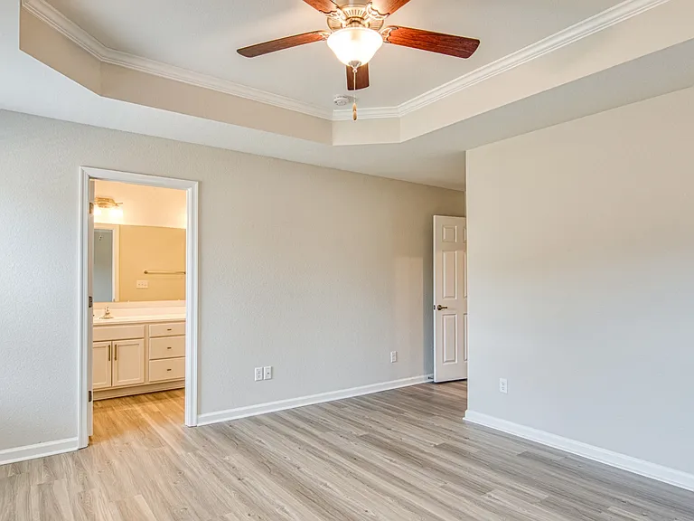 Hillpoint Preserve Townhome Apartments — Photo 16