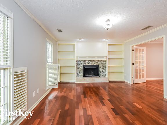 4th image of 1214 Hollytree Ct