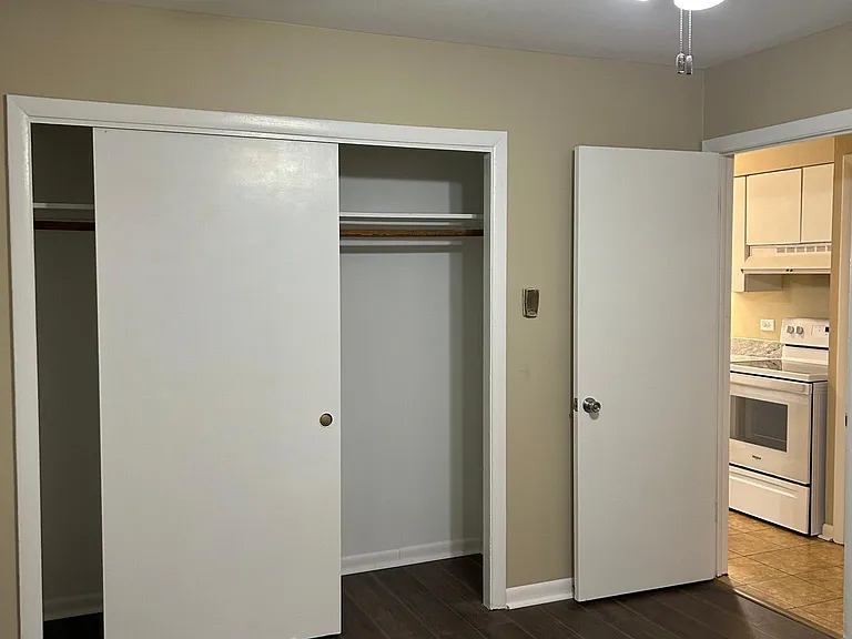 5640 S Archer Ave #7 — Photo 10