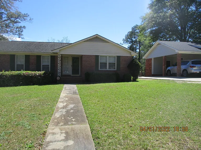 2000 Acker Dr — Photo 1