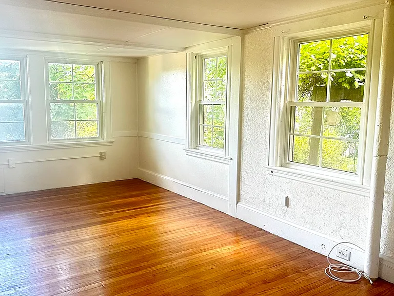 87 Cliffe Ave #2 — Photo 3