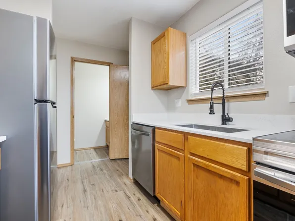 2338 SE 89th Ave Unit A, Portland, OR 97216