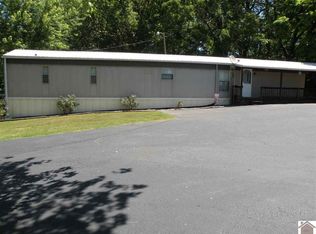 66 Curve Rd, Eddyville, KY 42038