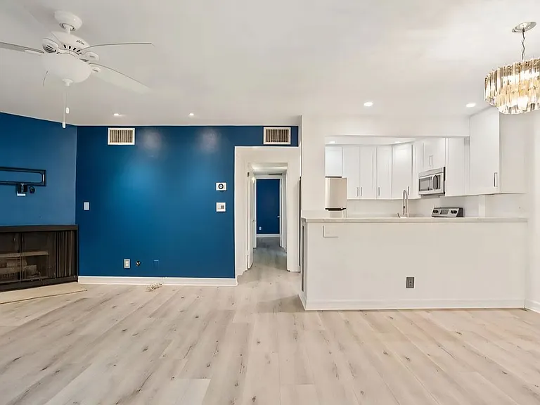 355 S Madison Ave #124 — Photo 8