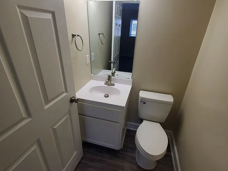 Saratoga Apartments - STA — Photo 21