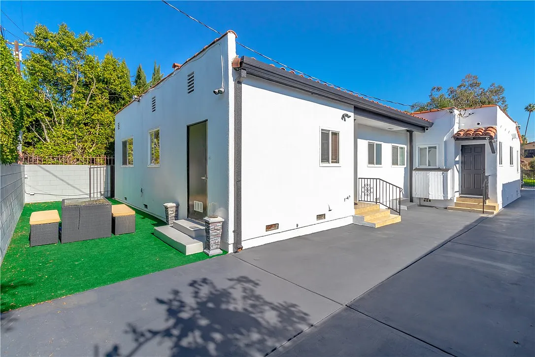 1 bed, 700 sqft, $3,800 — Photo 2