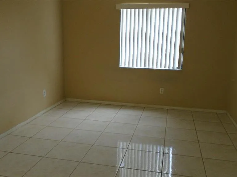13107 Los Angeles Woods Ln — Photo 11