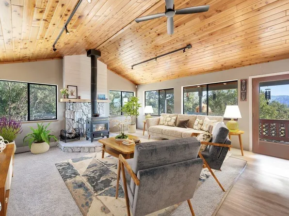 17620 Silver Spur Dr, Tuolumne, CA 95379