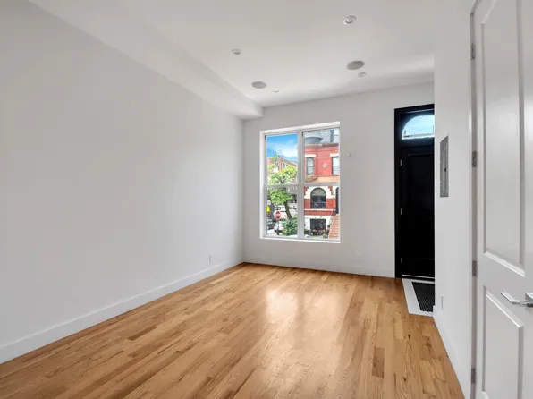 4 Alice Court image 5 of 12