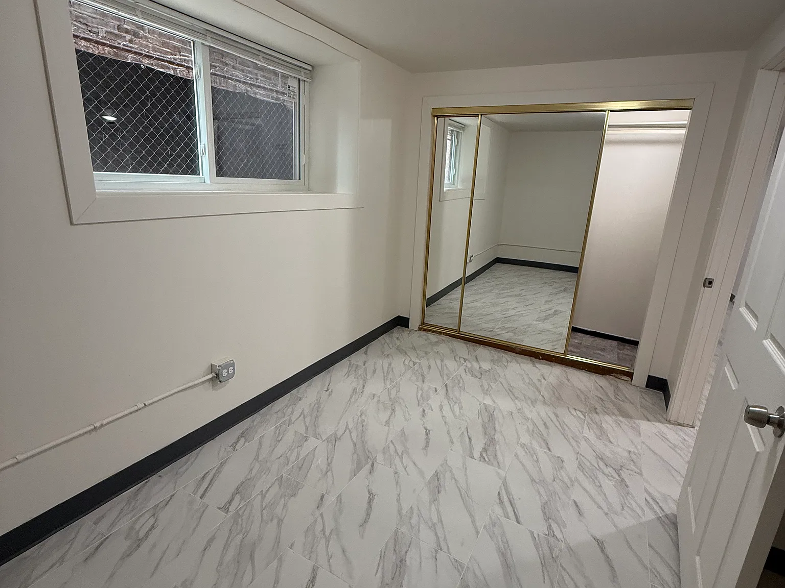 2 bed, 1000 sqft, $1,800 — Photo 4
