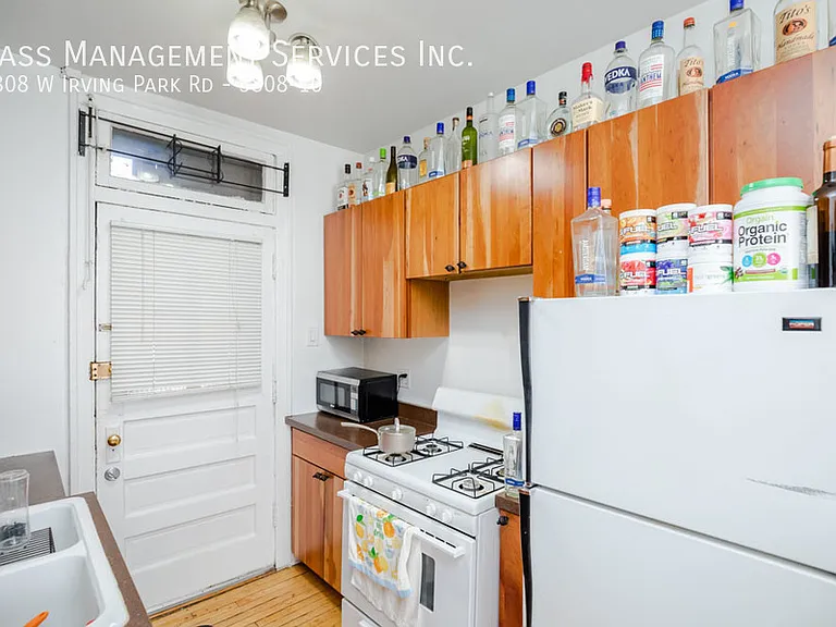 3808 W Irving Park Rd #10 — Photo 2