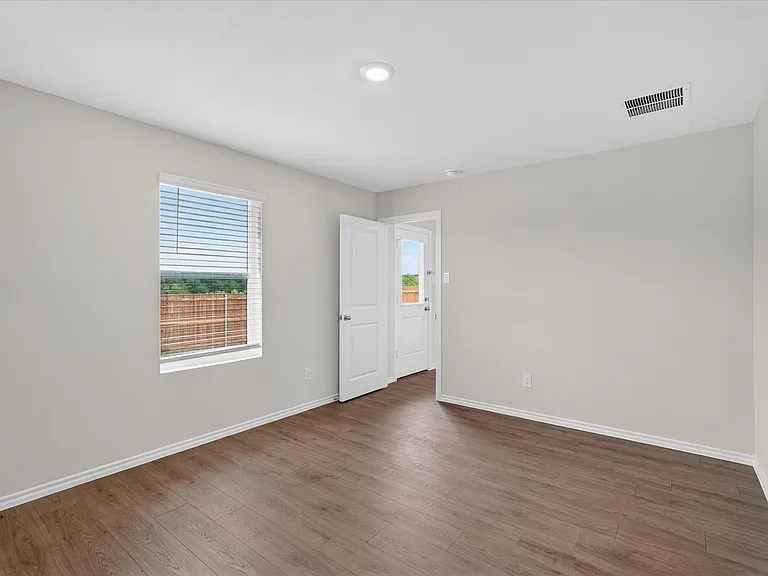 1164 Northfield Dr — Photo 13