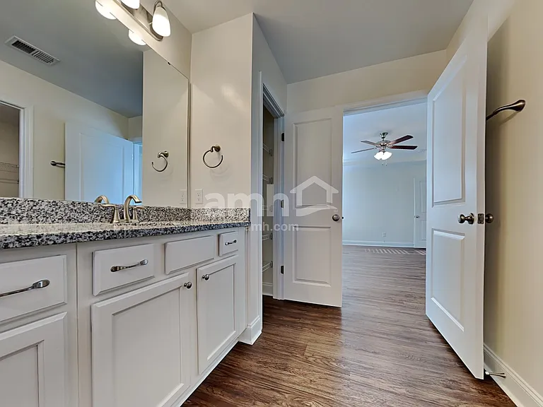 533 Lateleaf Dr — Photo 13