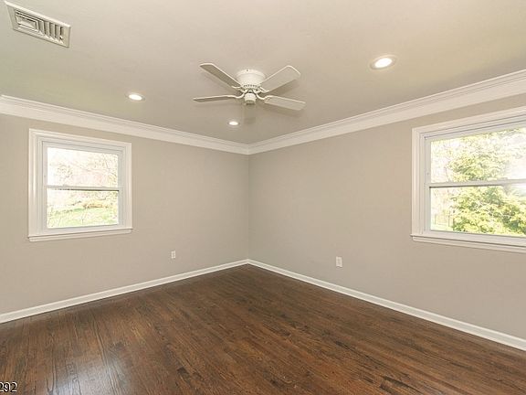 5th image of 52 Galloping Hill Rd