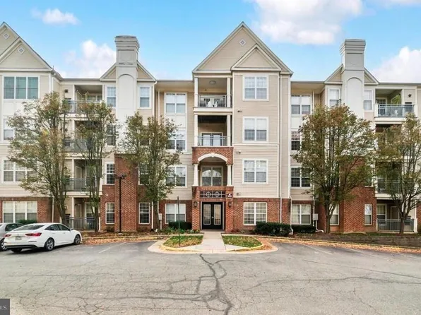 3015 Nicosh Cir Unit 2102, Falls Church, VA 22042