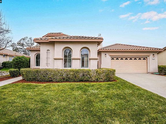 4th image of 175 Oakridge Way