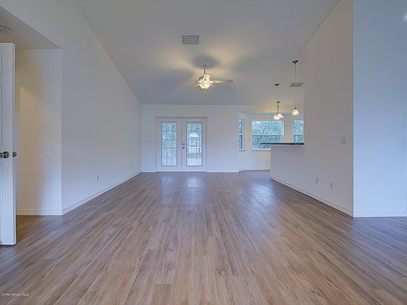 3rd image of 177 N Crestwood Ave